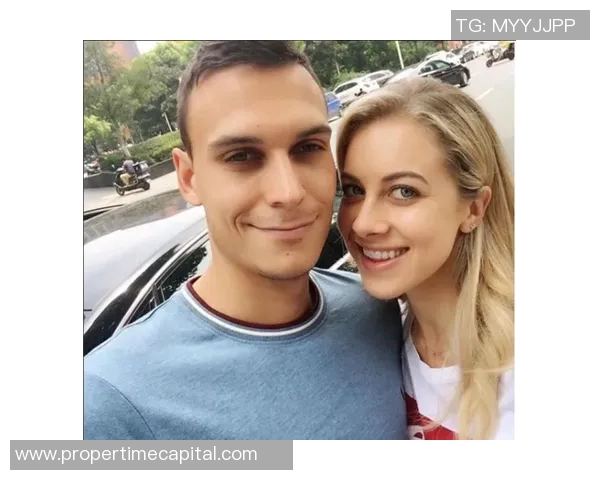 和世界足球巨星甜蜜交往背后的爱情故事与人生启示